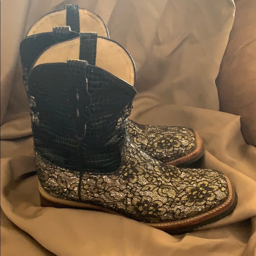 Ferrini Flowered Sparkling Cowgirl Boots. Size 9